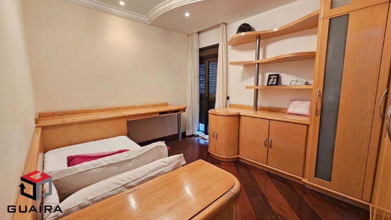 Apartamento para alugar com 4 quartos, 238m² - Foto 18