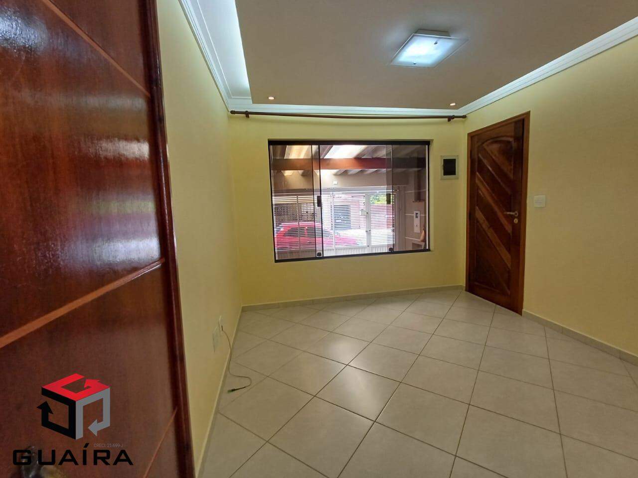 Casa para alugar com 2 quartos, 125m² - Foto 1