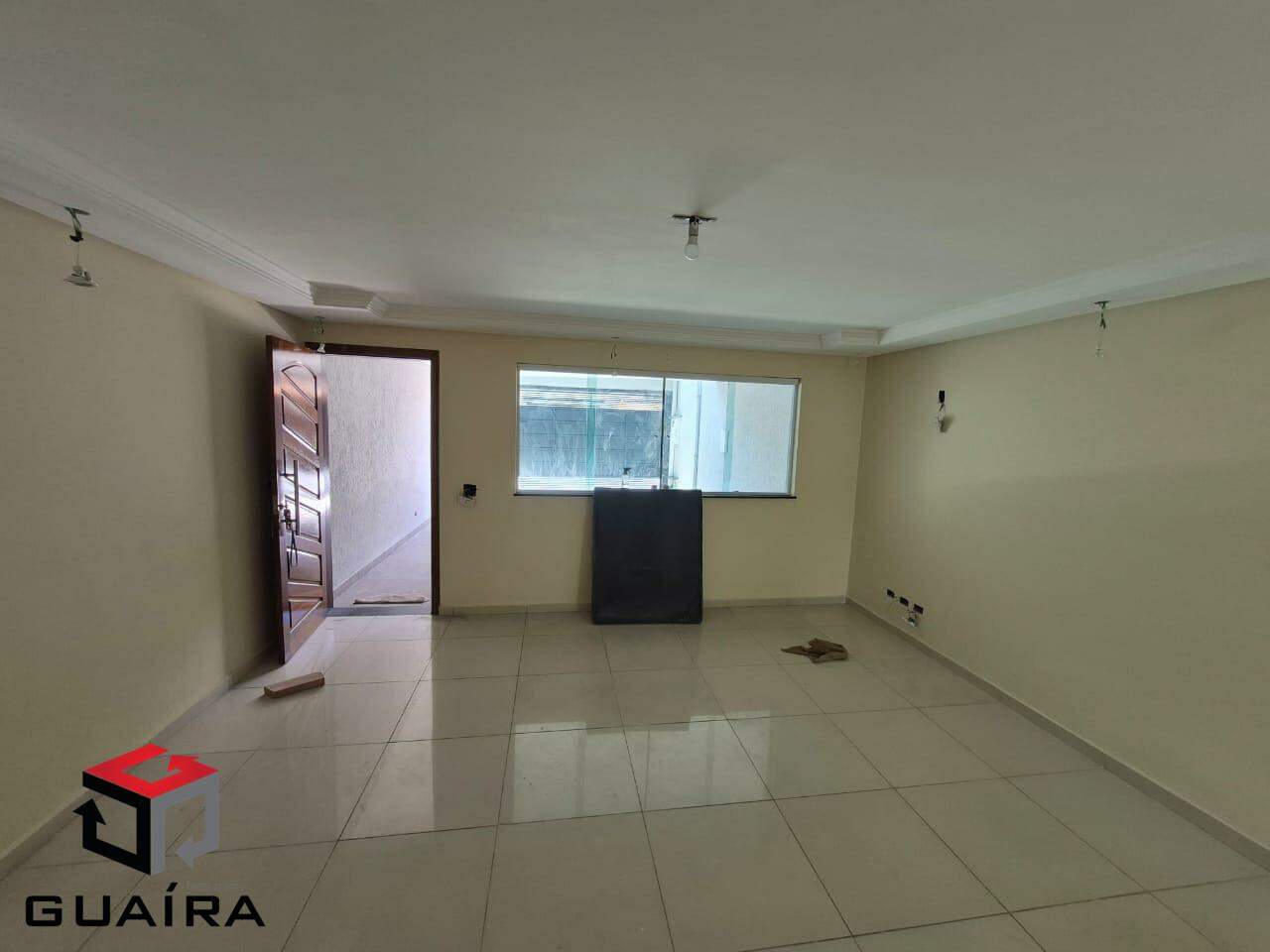Sobrado à venda com 3 quartos, 200m² - Foto 1