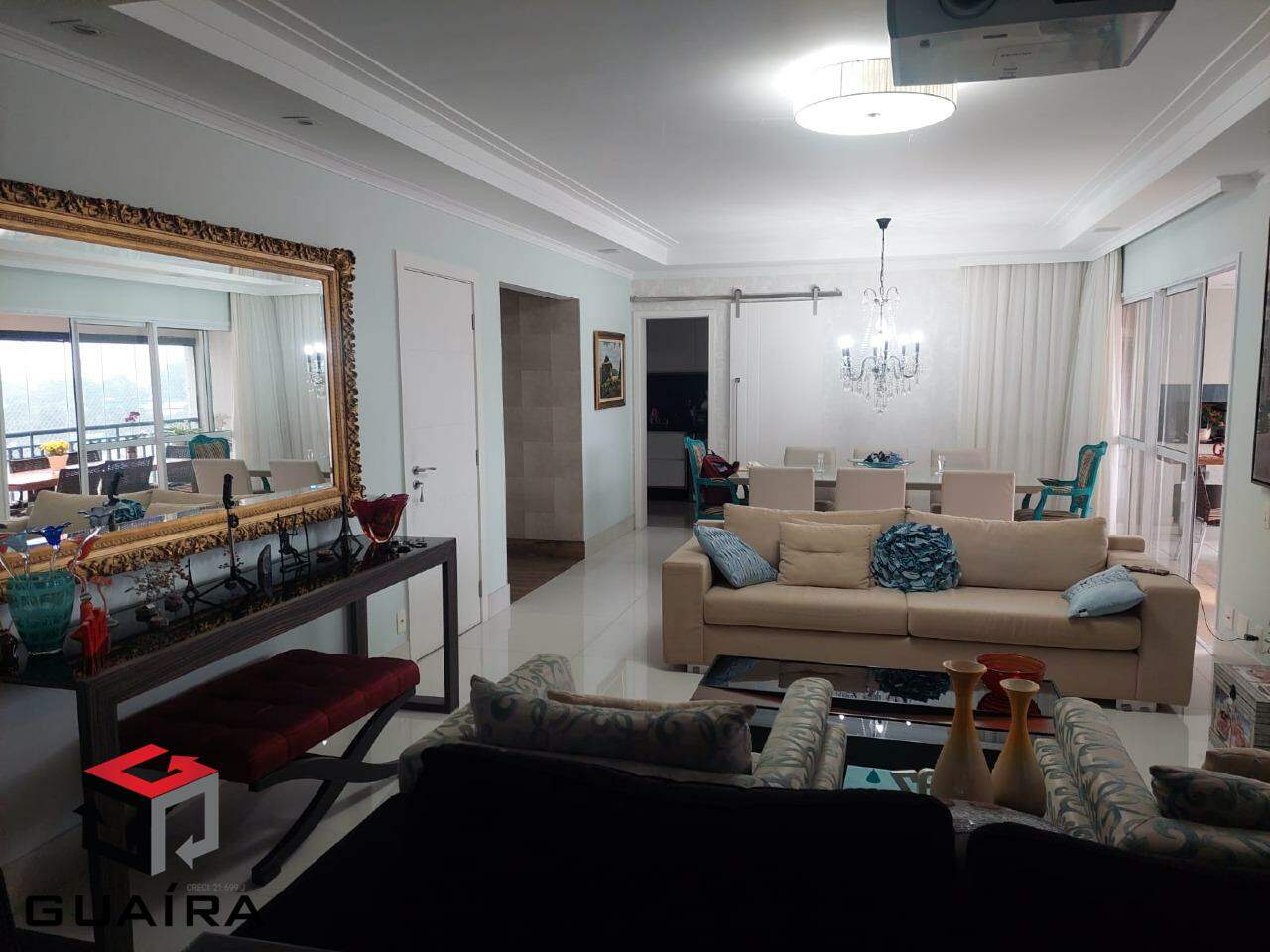Apartamento à venda com 3 quartos, 180m² - Foto 2