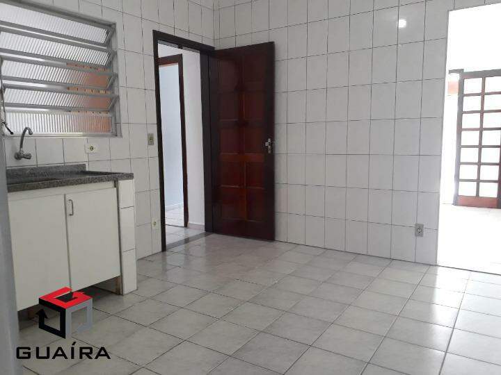 Casa para alugar com 2 quartos, 217m² - Foto 11