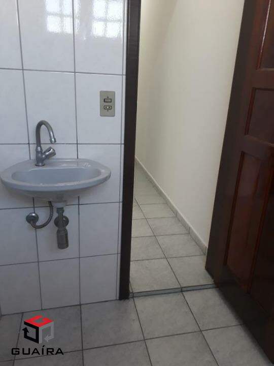 Casa para alugar com 2 quartos, 217m² - Foto 14