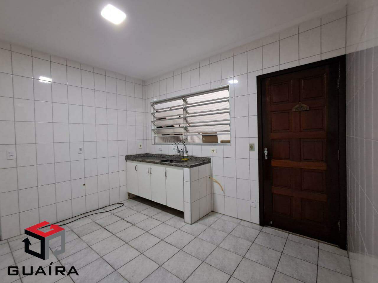 Casa para alugar com 2 quartos, 217m² - Foto 9