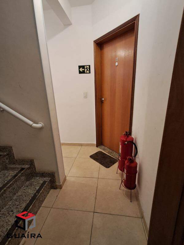 Apartamento para alugar com 2 quartos, 40m² - Foto 12
