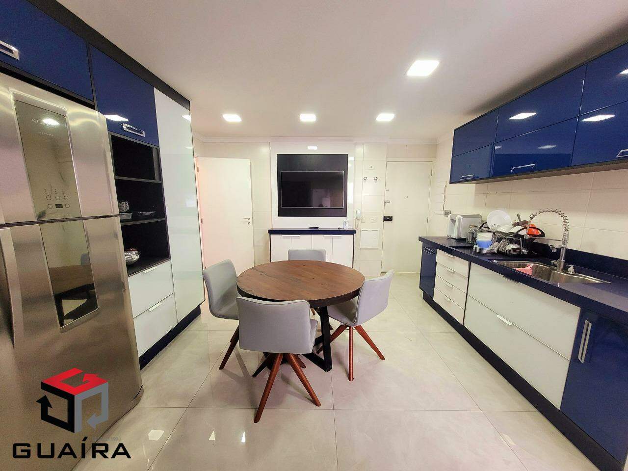 Apartamento para alugar com 3 quartos, 164m² - Foto 13