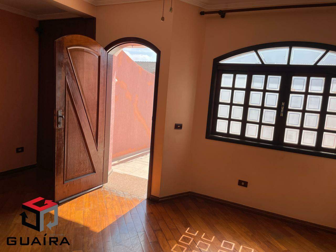 Sobrado para alugar com 4 quartos, 232m² - Foto 1