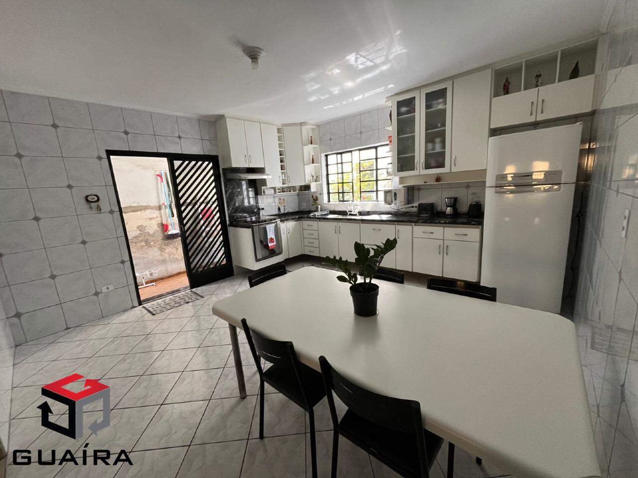 Casa à venda com 4 quartos, 250m² - Foto 7