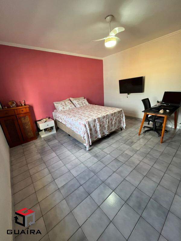 Casa à venda com 4 quartos, 250m² - Foto 16