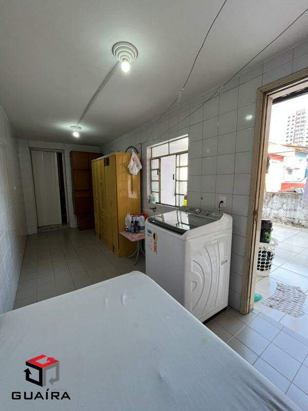 Casa à venda com 4 quartos, 250m² - Foto 11
