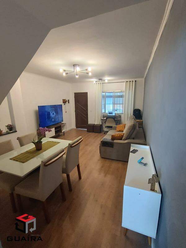 Sobrado para alugar com 2 quartos, 85m² - Foto 1