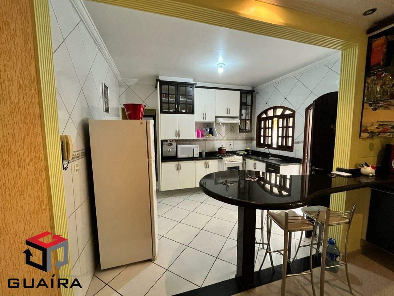 Casa à venda com 2 quartos, 90m² - Foto 1