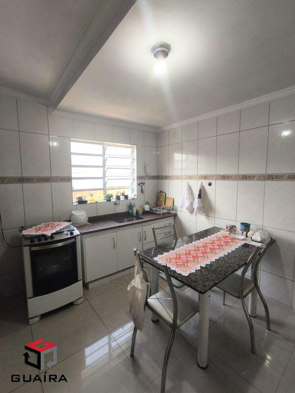 Casa à venda com 2 quartos, 164m² - Foto 4