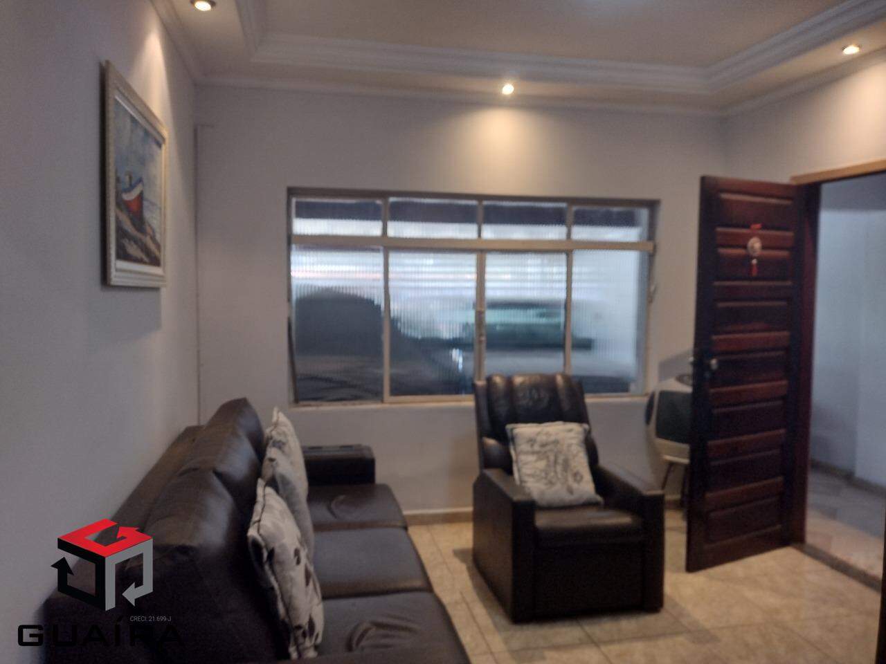 Casa à venda com 2 quartos, 105m² - Foto 1