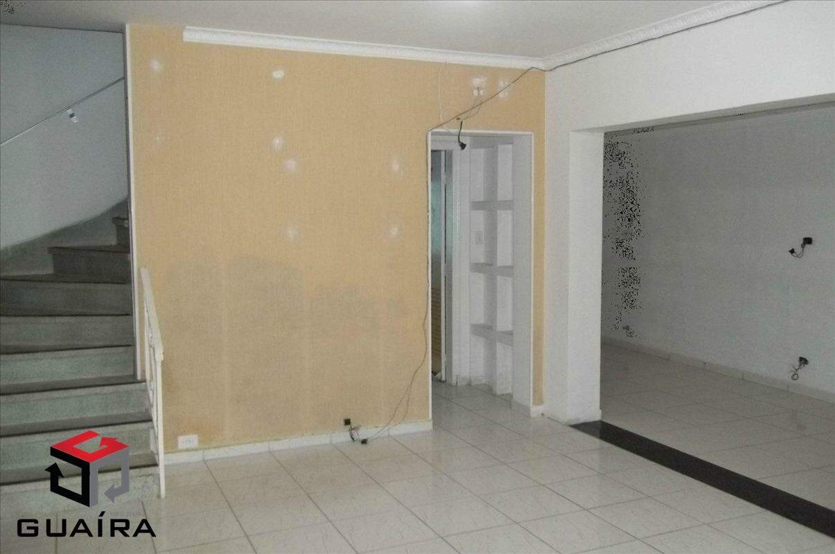 Sobrado para alugar com 6 quartos, 230m² - Foto 1