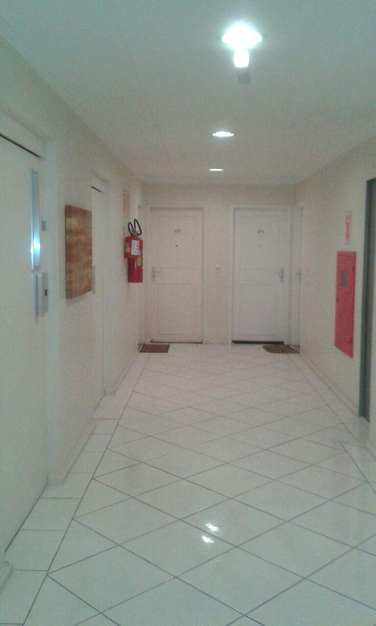 Apartamento à venda com 3 quartos, 138m² - Foto 2