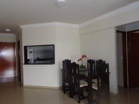 Apartamento à venda com 2 quartos, 70m² - Foto 3