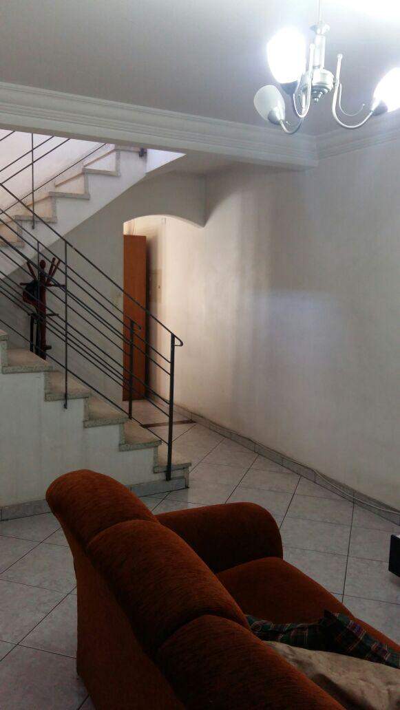 Sobrado à venda com 3 quartos, 200m² - Foto 2