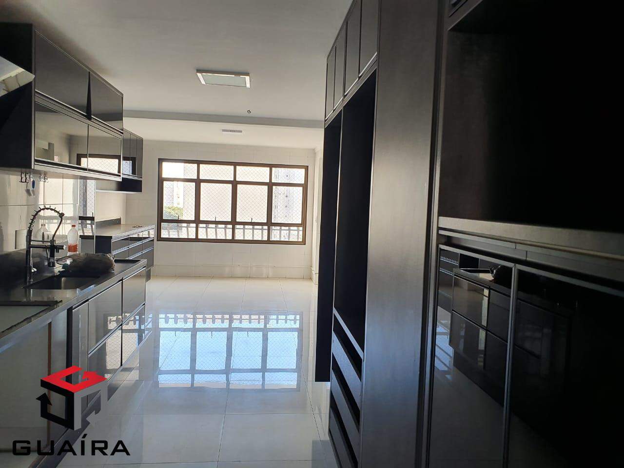 Apartamento à venda com 4 quartos, 228m² - Foto 4