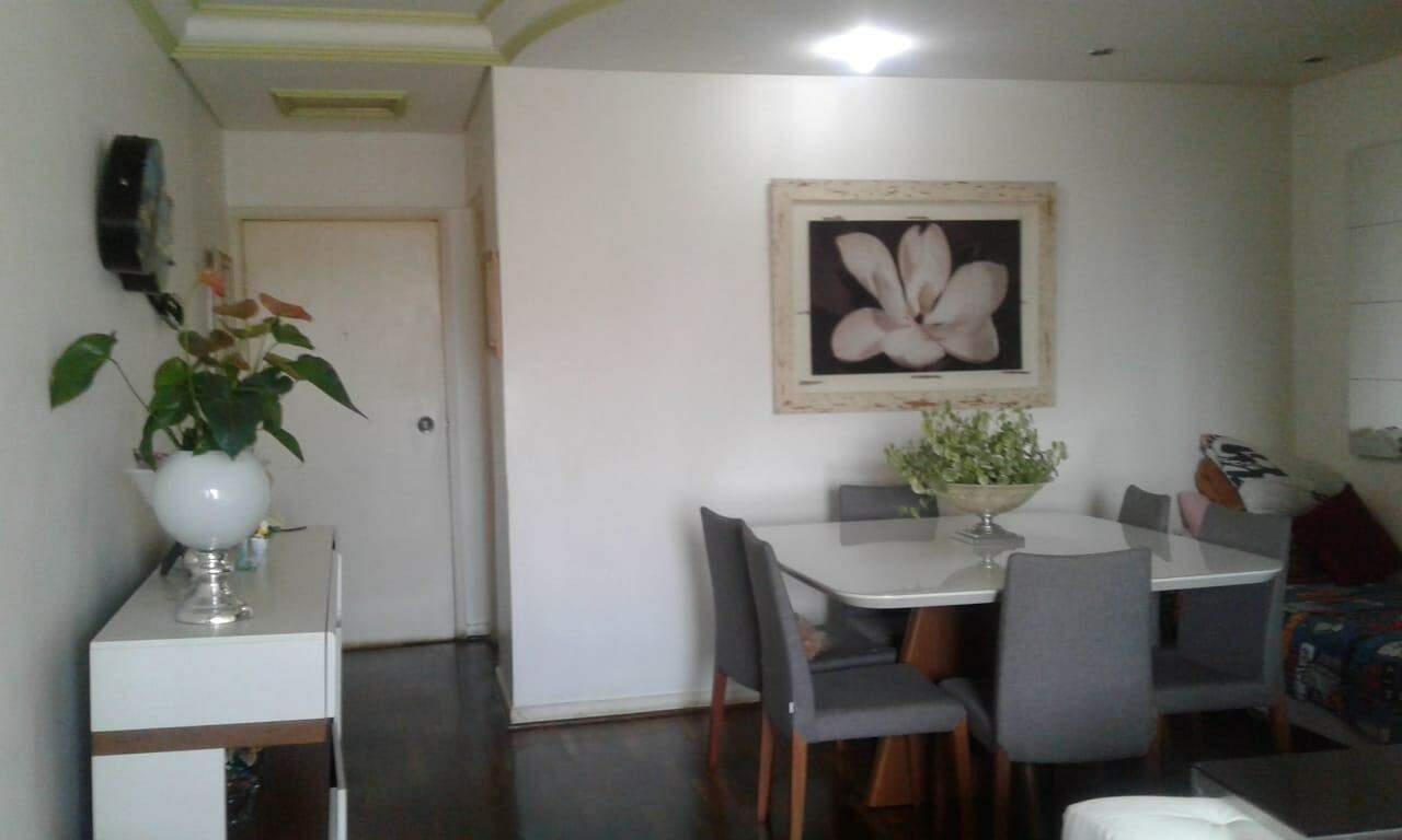 Apartamento à venda com 3 quartos, 93m² - Foto 2