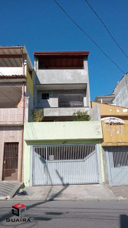 Sobrado à venda com 4 quartos, 327m² - Foto 1