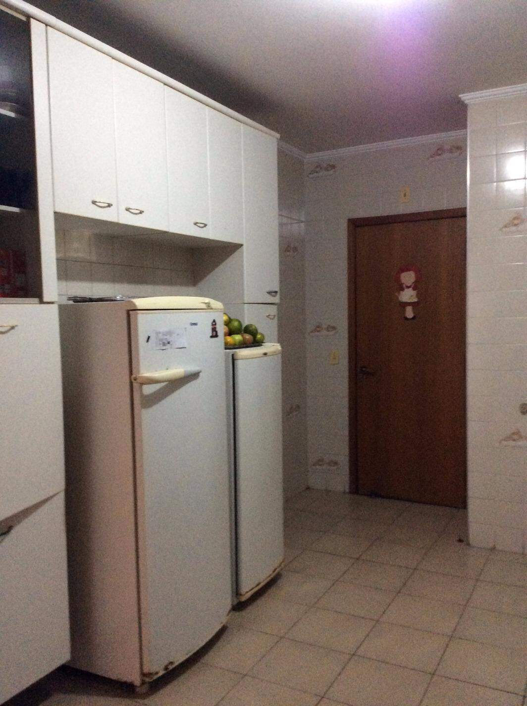 Apartamento à venda com 4 quartos, 147m² - Foto 3