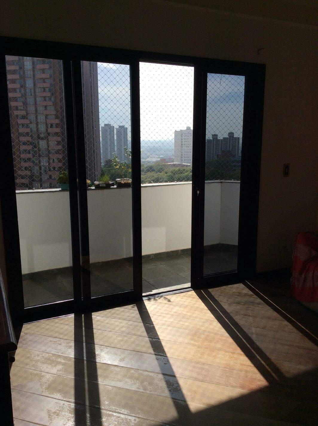 Apartamento à venda com 4 quartos, 147m² - Foto 2