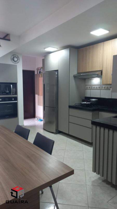 Sobrado à venda com 3 quartos, 198m² - Foto 1