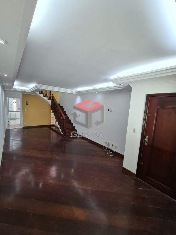 Sobrado à venda com 3 quartos, 246m² - Foto 2