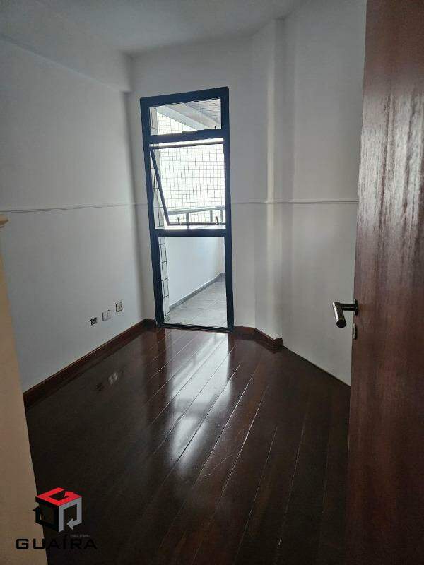 Apartamento para alugar com 4 quartos, 145m² - Foto 11