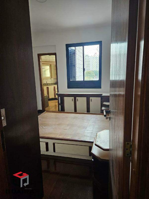 Apartamento para alugar com 4 quartos, 145m² - Foto 8