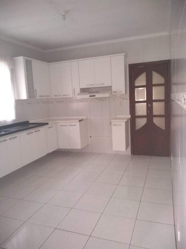 Sobrado à venda com 3 quartos, 220m² - Foto 3