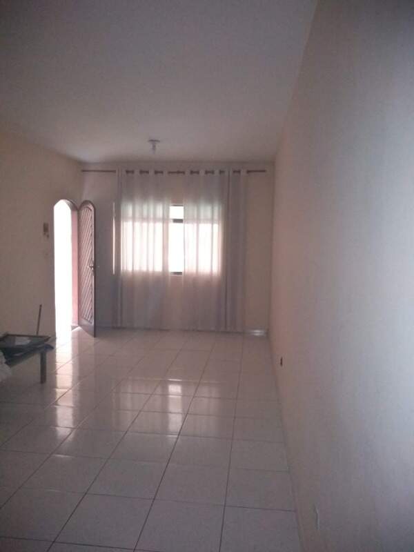 Sobrado à venda com 3 quartos, 220m² - Foto 1