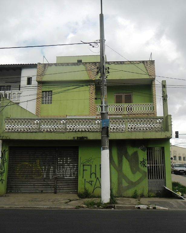 Sobrado à venda com 3 quartos, 300m² - Foto 1