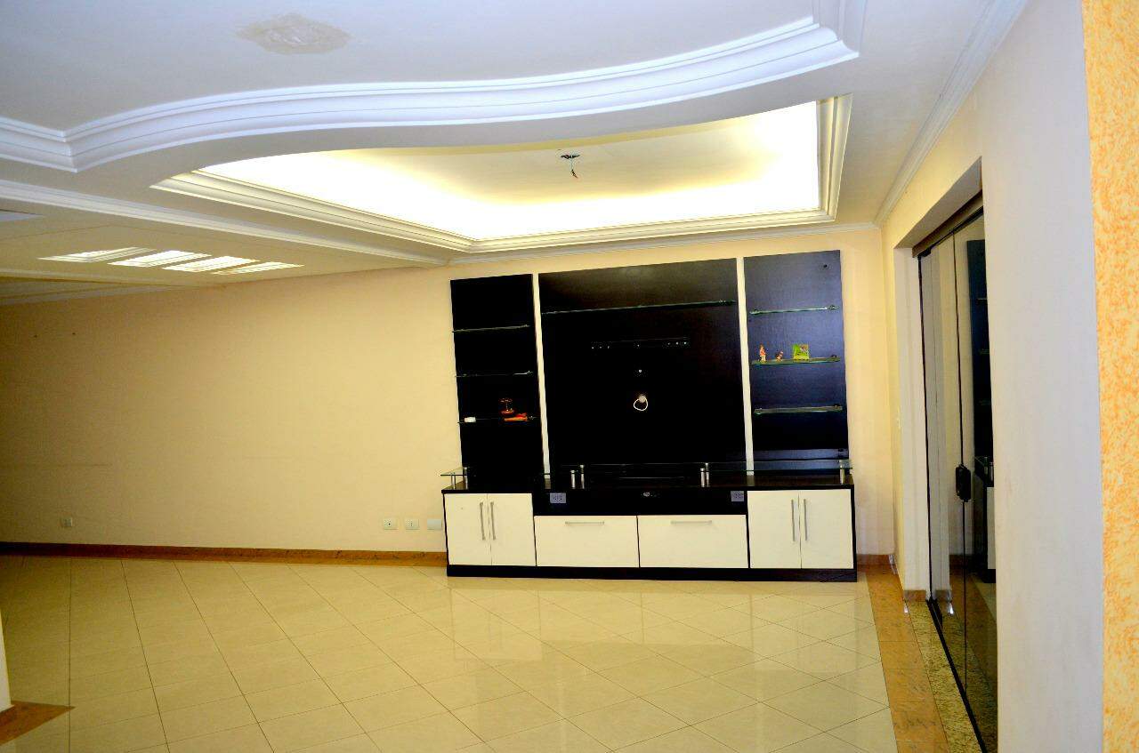 Sobrado à venda com 4 quartos, 312m² - Foto 2