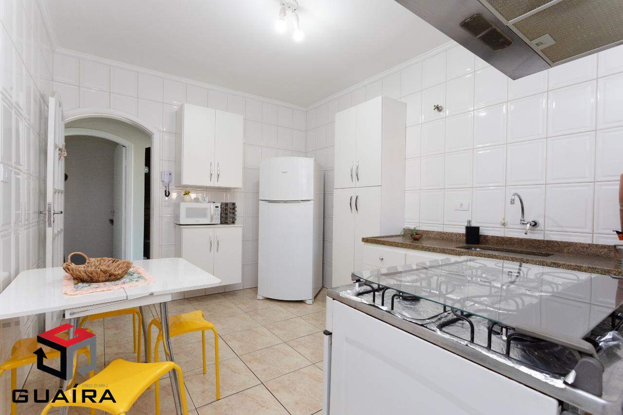 Casa à venda com 4 quartos, 200m² - Foto 4