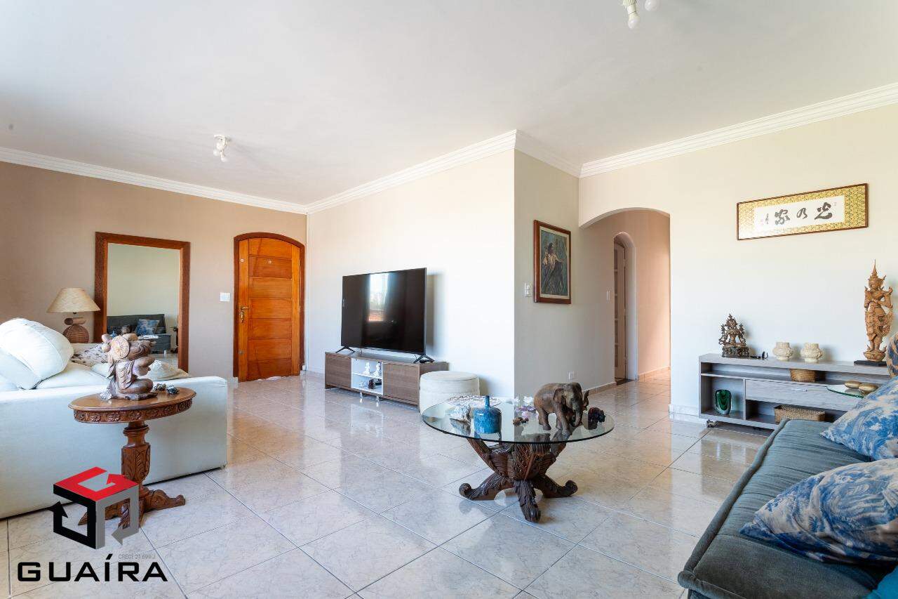 Casa à venda com 4 quartos, 200m² - Foto 2