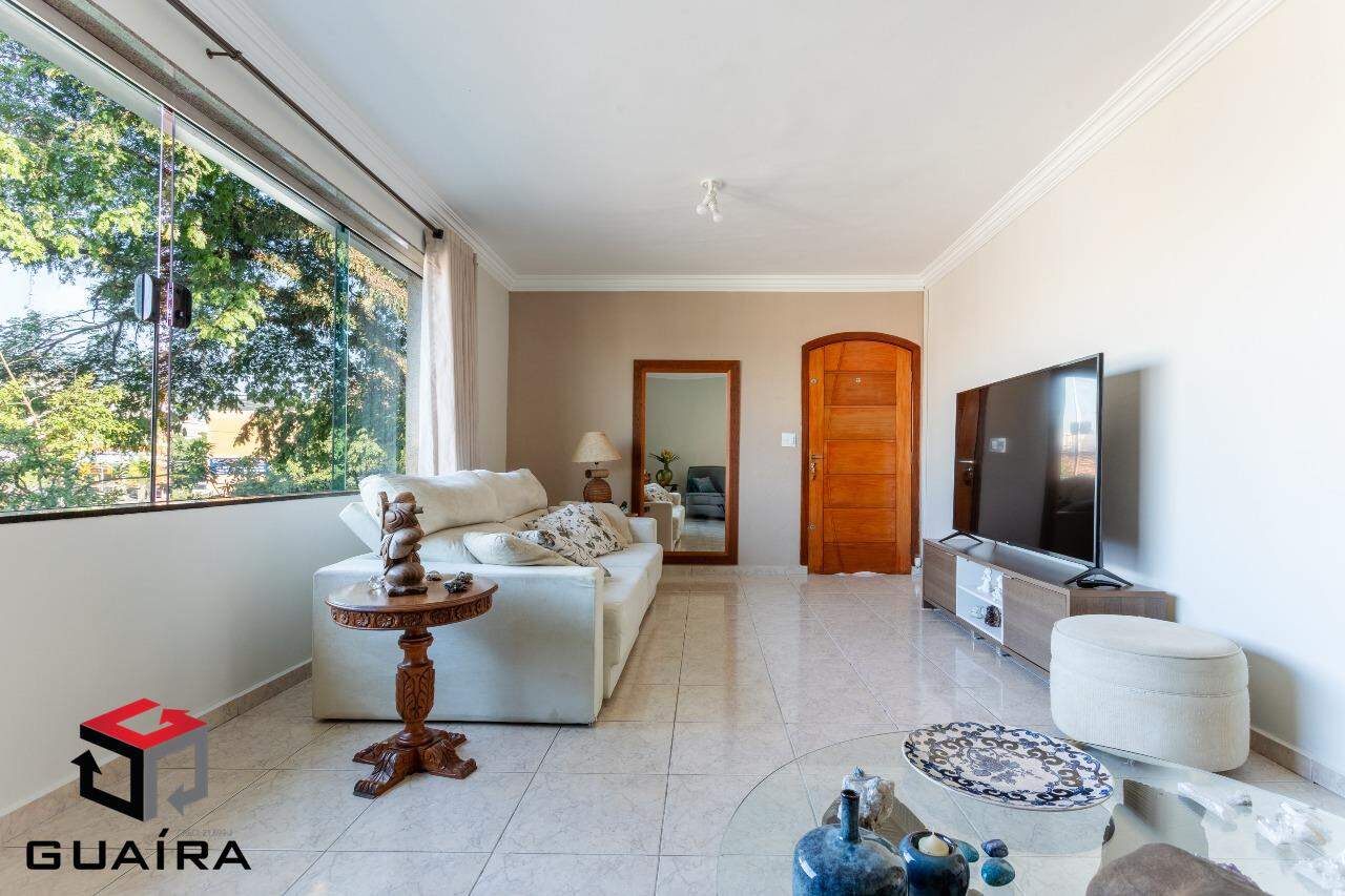 Casa à venda com 4 quartos, 200m² - Foto 1