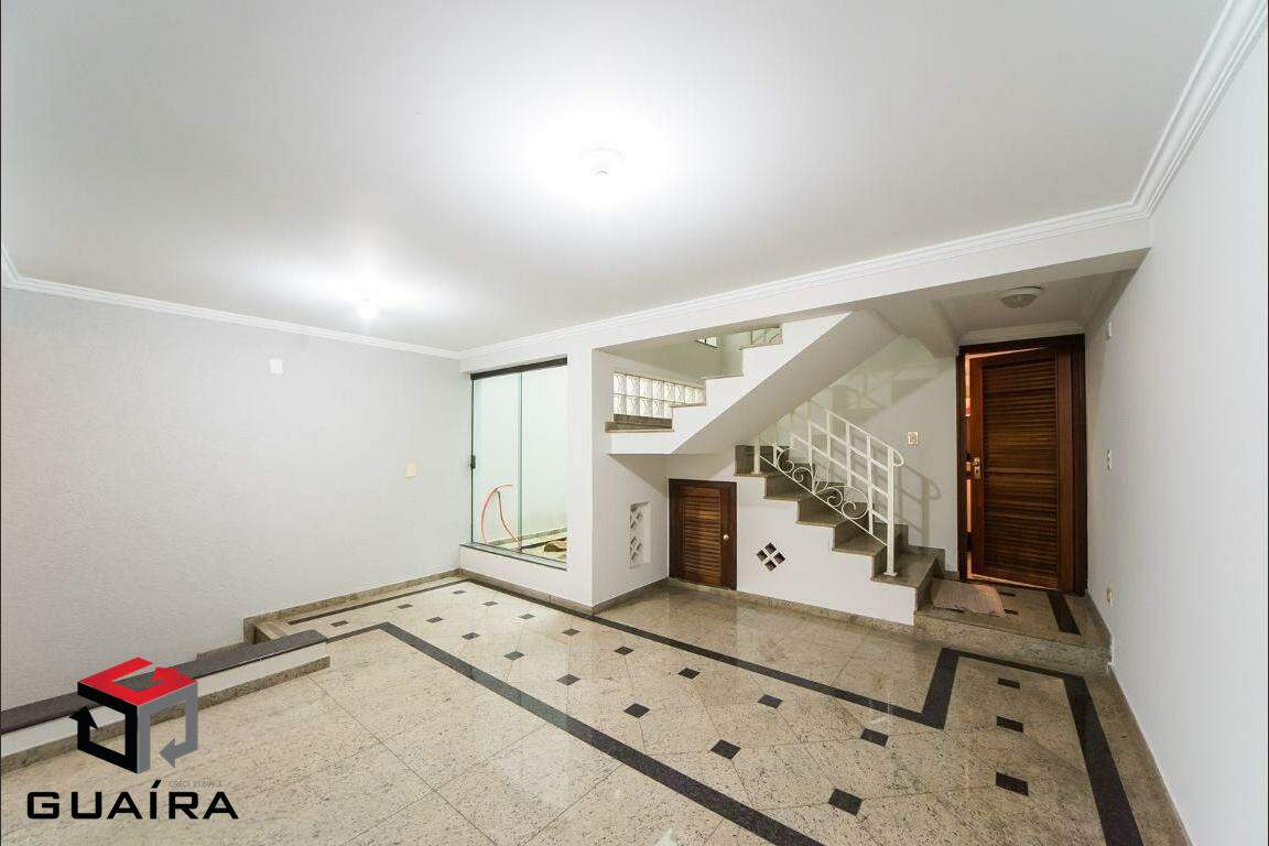 Sobrado à venda com 3 quartos, 308m² - Foto 1