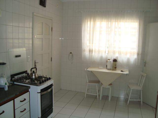 Sobrado para alugar com 3 quartos, 277m² - Foto 9