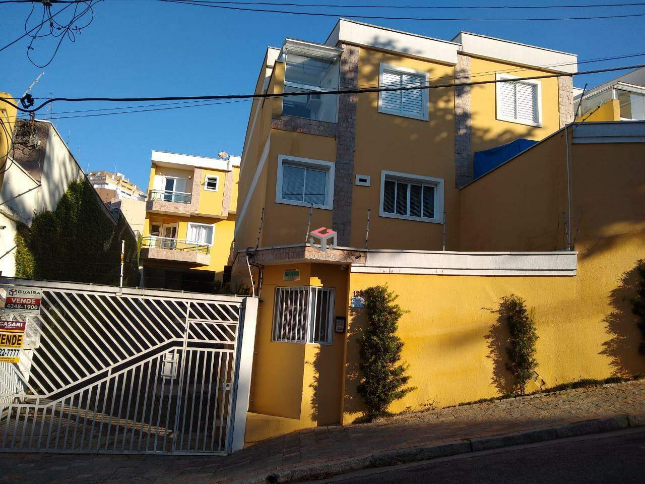 Sobrado à venda com 3 quartos, 200m² - Foto 1