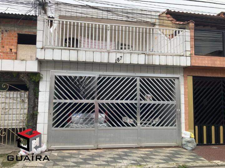 Sobrado à venda com 5 quartos, 205m² - Foto 1