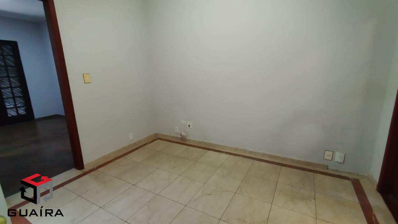 Sobrado à venda com 6 quartos, 215m² - Foto 13