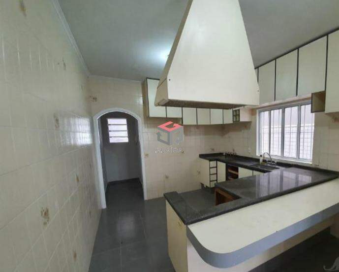 Sobrado à venda com 2 quartos, 235m² - Foto 13