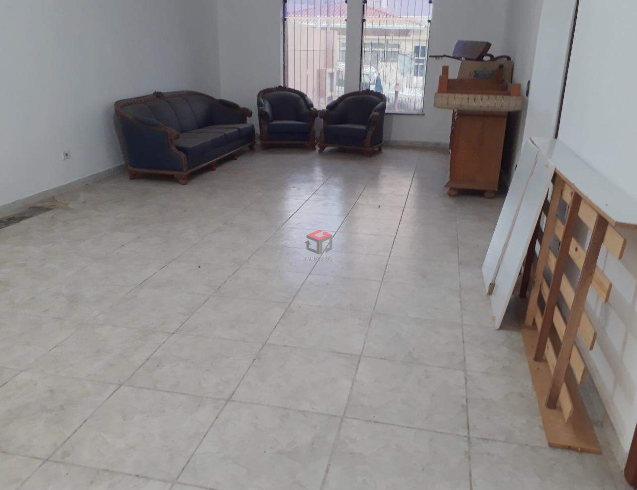 Casa à venda com 10 quartos, 300m² - Foto 1