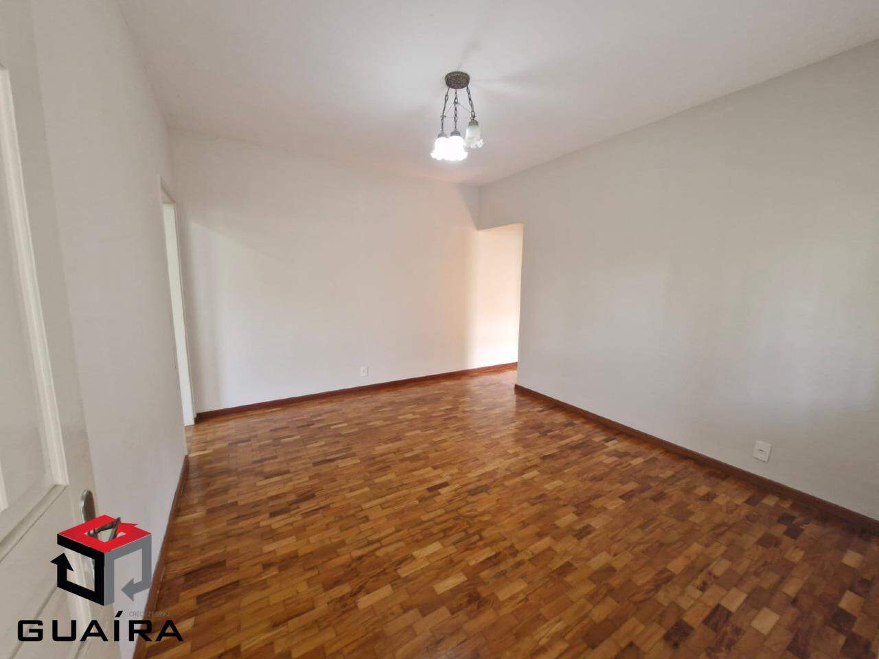Casa à venda com 2 quartos, 110m² - Foto 2