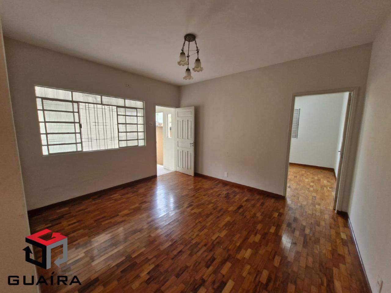 Casa à venda com 2 quartos, 110m² - Foto 1