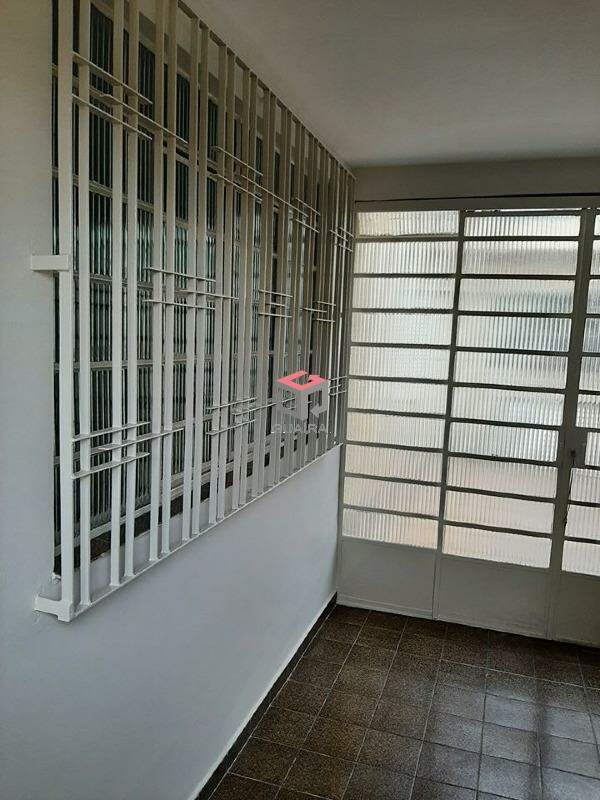 Casa para alugar com 2 quartos, 100m² - Foto 9