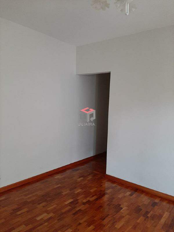 Casa para alugar com 2 quartos, 100m² - Foto 4