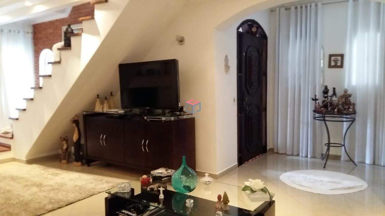 Sobrado à venda com 3 quartos, 225m² - Foto 3