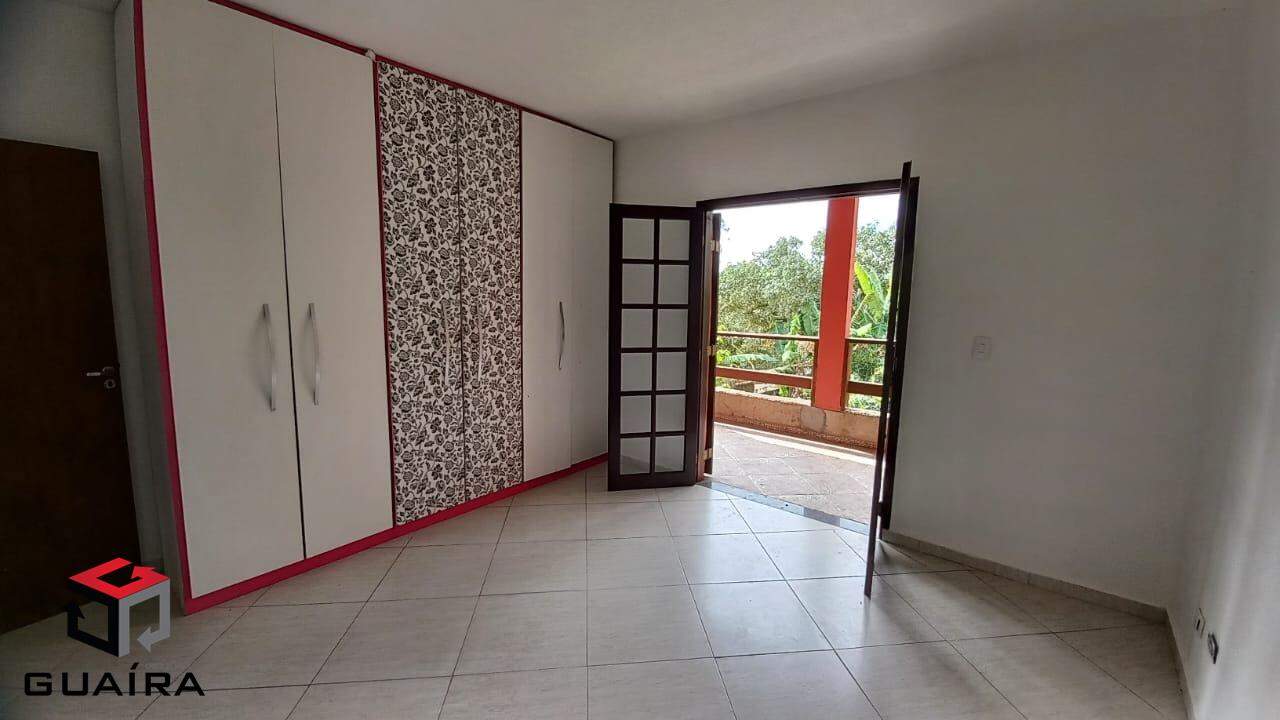 Casa para alugar com 4 quartos, 295m² - Foto 12